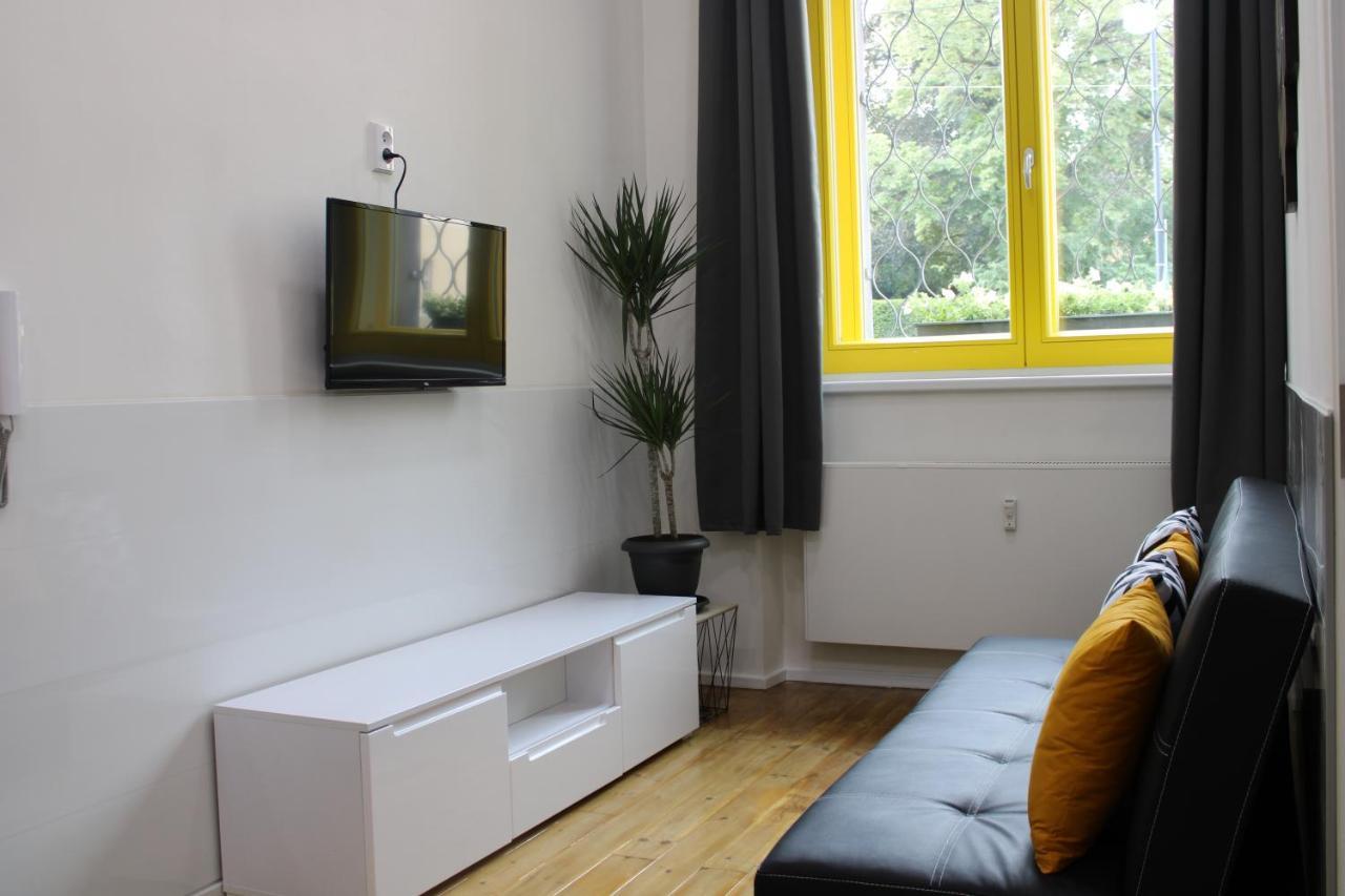 Lyly Apartment - Modern Apartment With Free Parking Praga Zewnętrze zdjęcie
