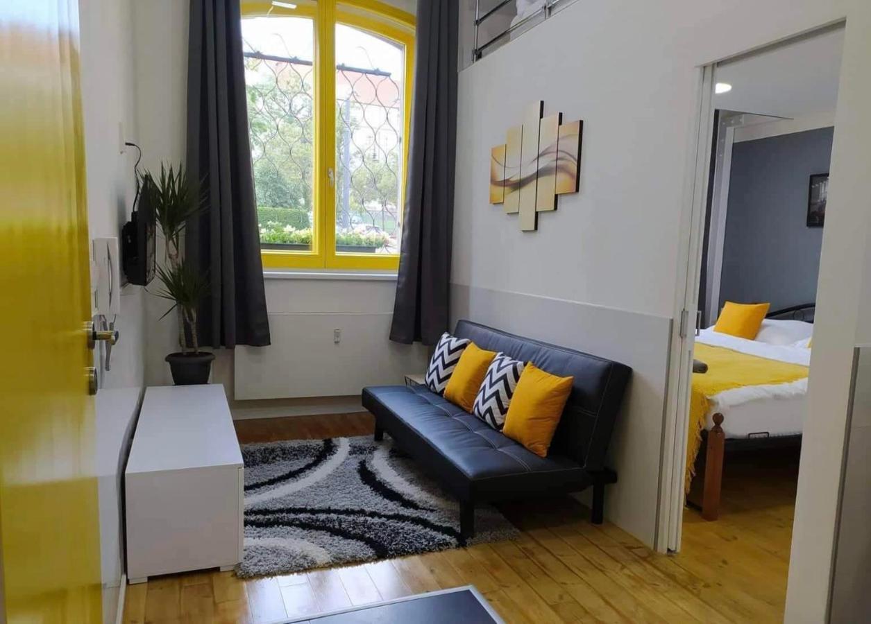 Lyly Apartment - Modern Apartment With Free Parking Praga Zewnętrze zdjęcie
